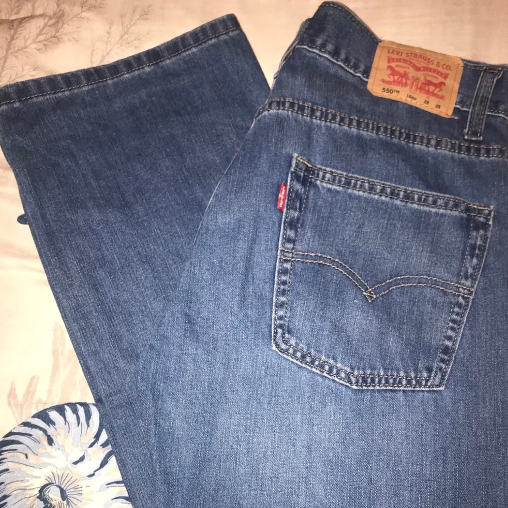 550 Relaxed Levis